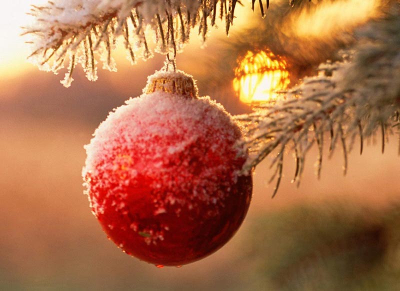 IMAGENES BOLA ROJA DE NAVIDAD